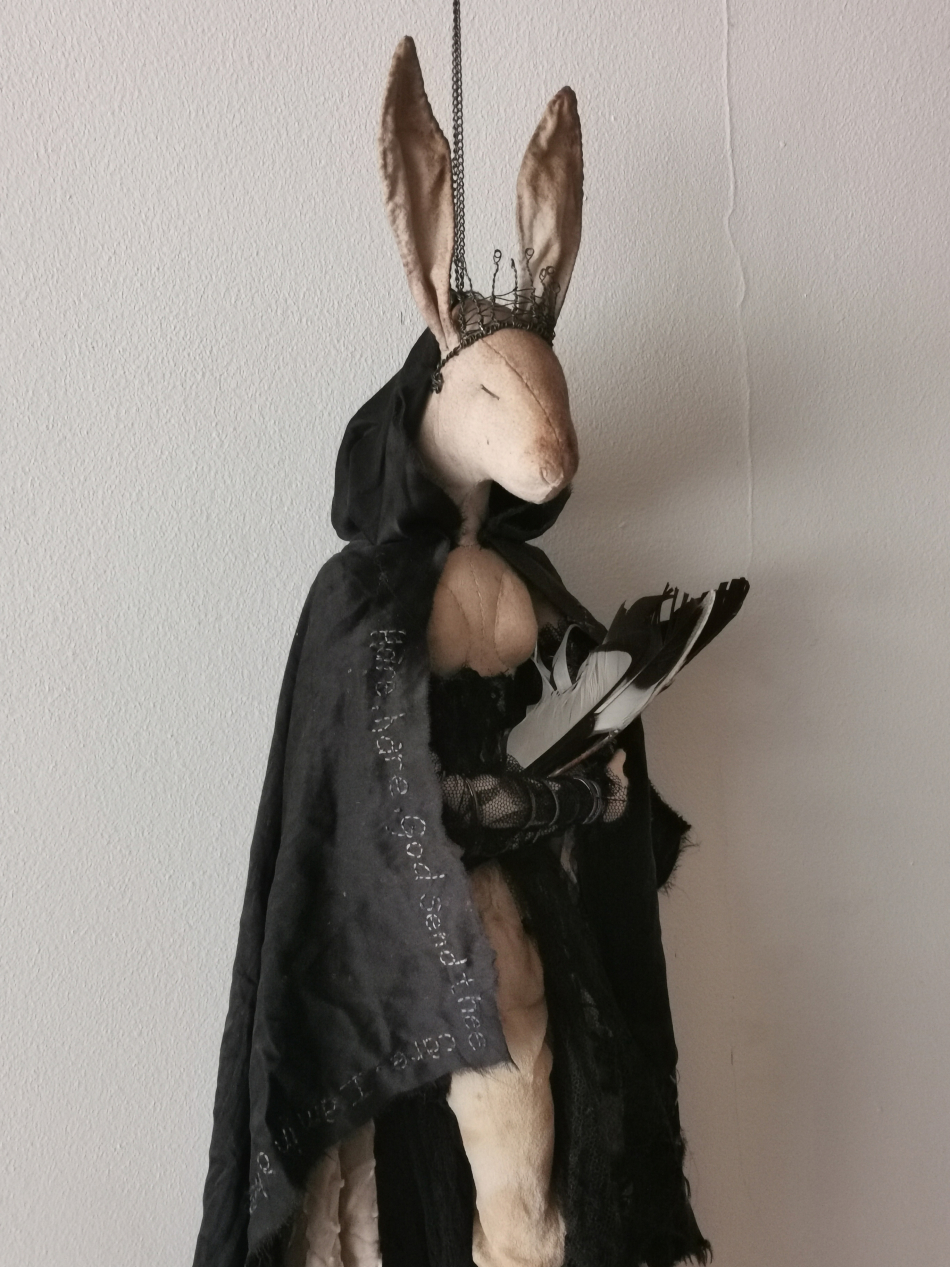 penelopeo.gara-witchharedetail.jpg